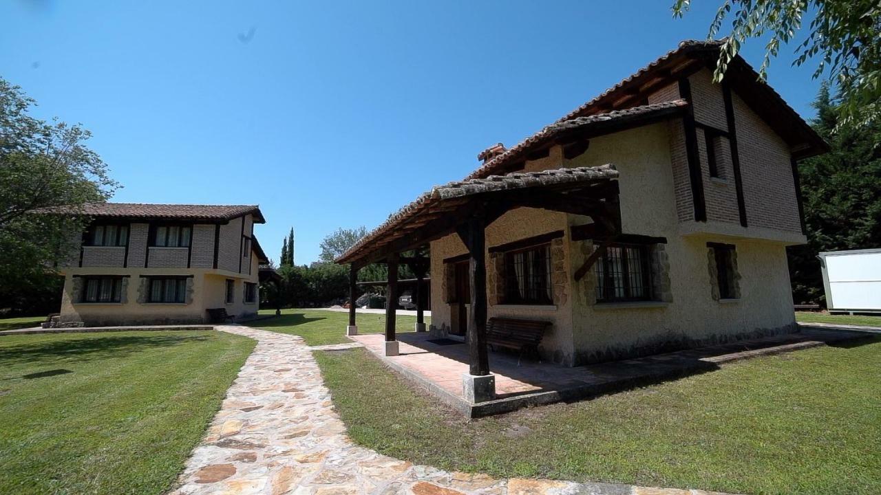 Esencia De Gredos Guest House Ramacastanas Exterior photo