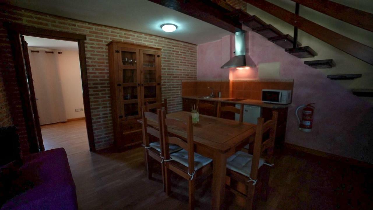 Esencia De Gredos Guest House Ramacastanas Exterior photo